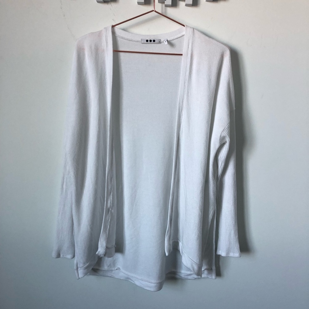 Three dots • white open cardigan